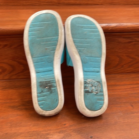 Champion Slide Sandals - Picture 9 of 16